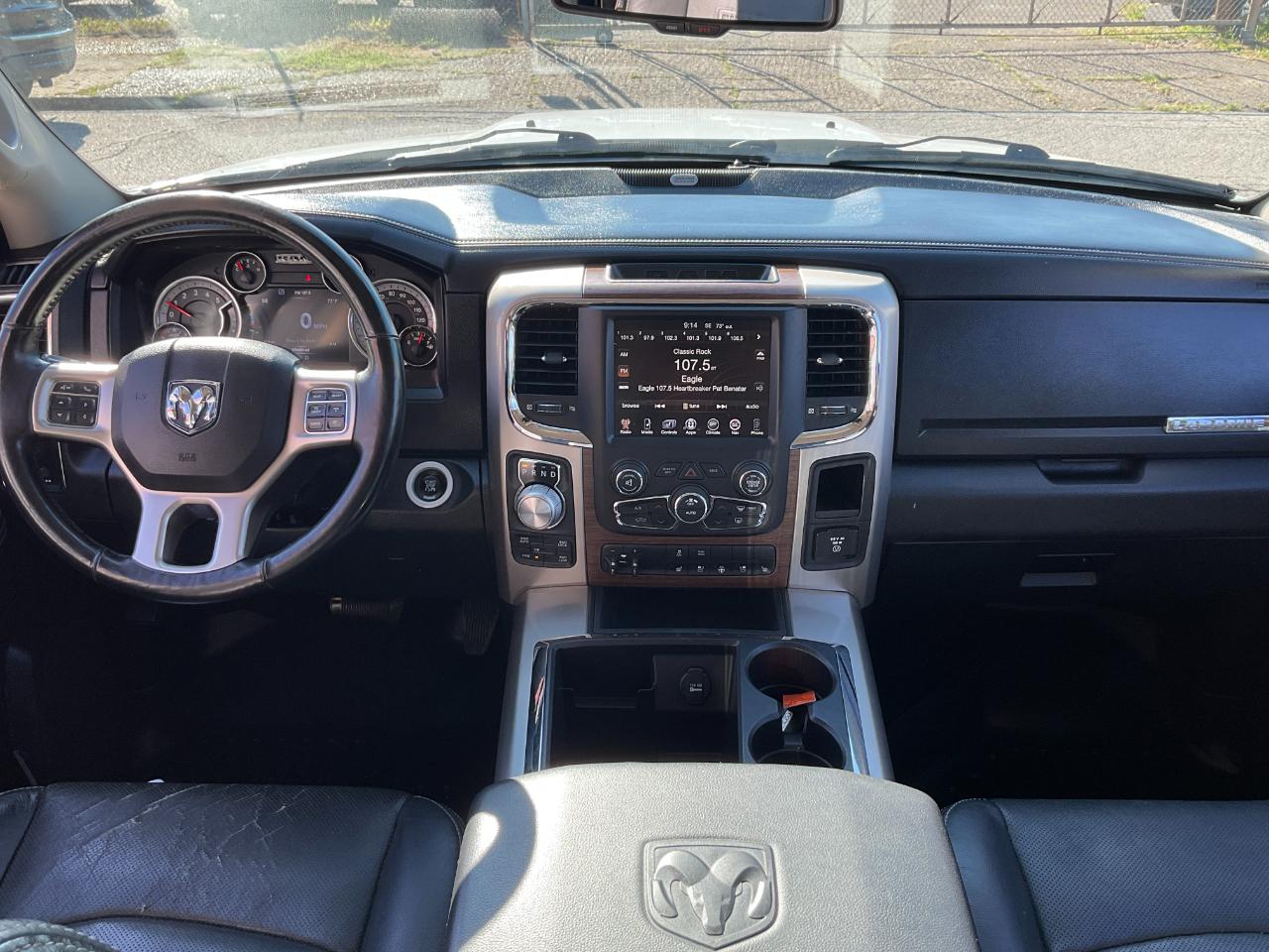 RAM 1500 Laramie Quad Cab 4WD 2015