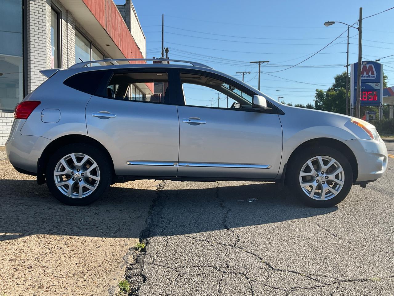 Nissan Rogue SL 4D SUV AWD 2011