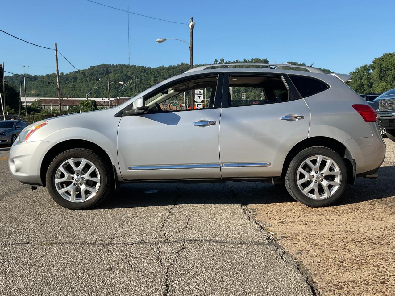Nissan Rogue SL 4D SUV AWD 2011