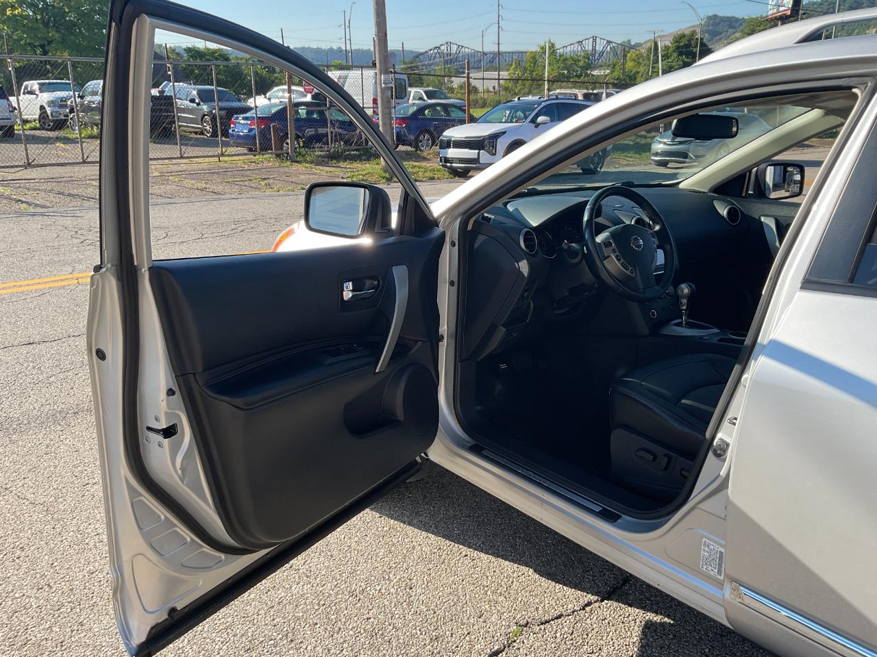 Nissan Rogue SL 4D SUV AWD 2011
