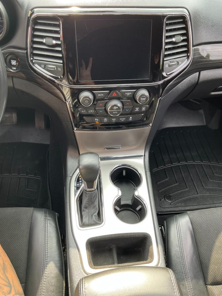 Jeep Grand Cherokee Laredo 4WD 2019