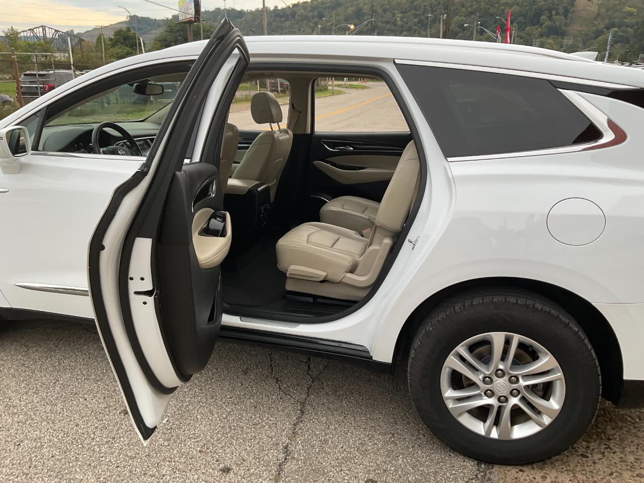 Buick Enclave Essence AWD 2018