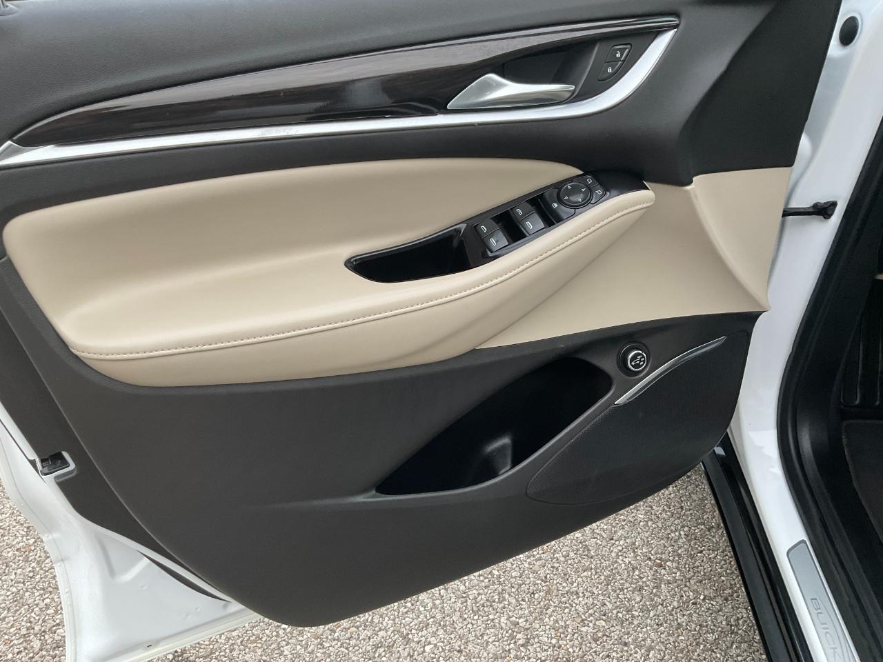 Buick Enclave Essence AWD 2018
