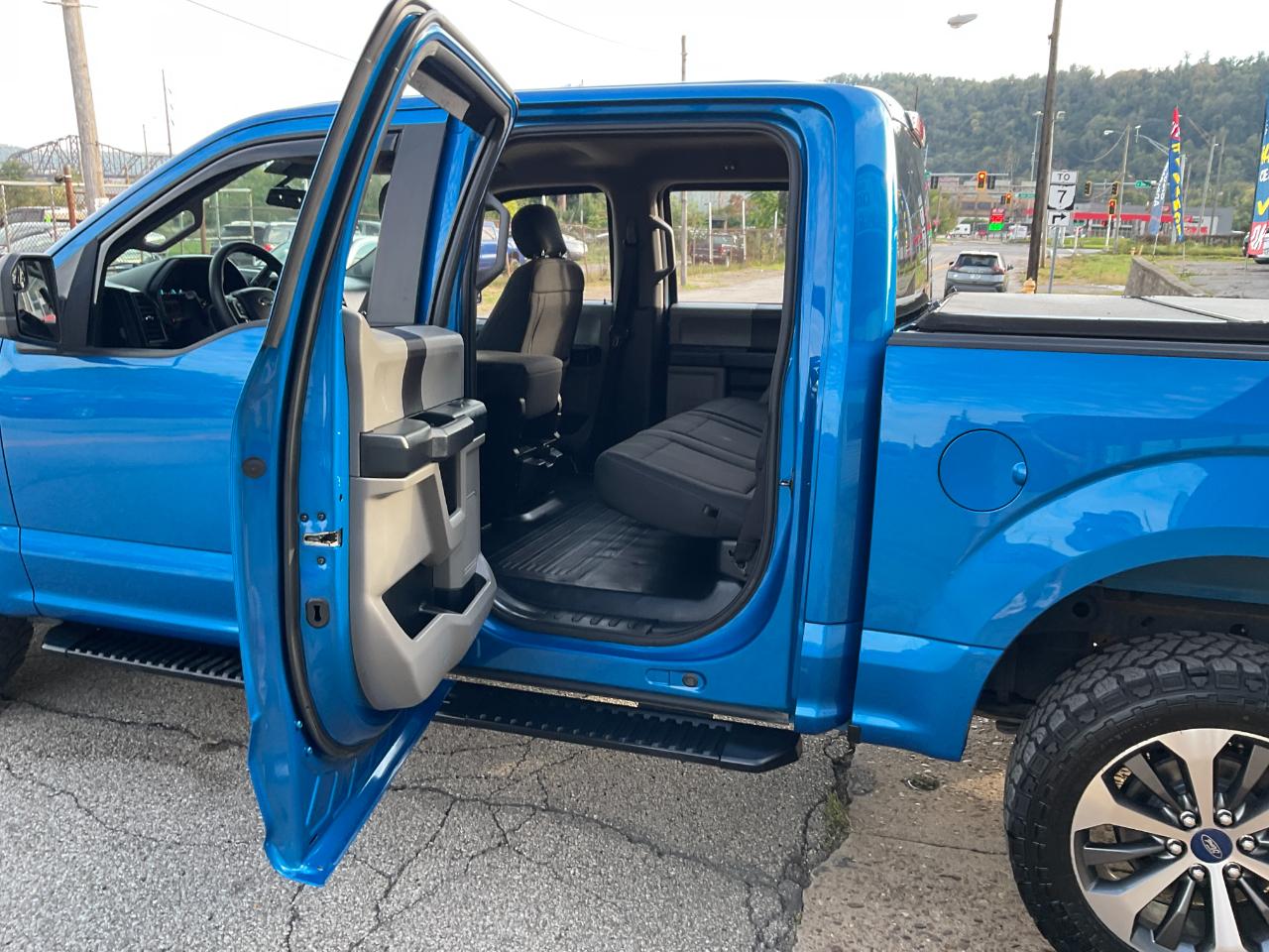 Ford F-150 STX 4WD SuperCrew 5.5' Box 2019