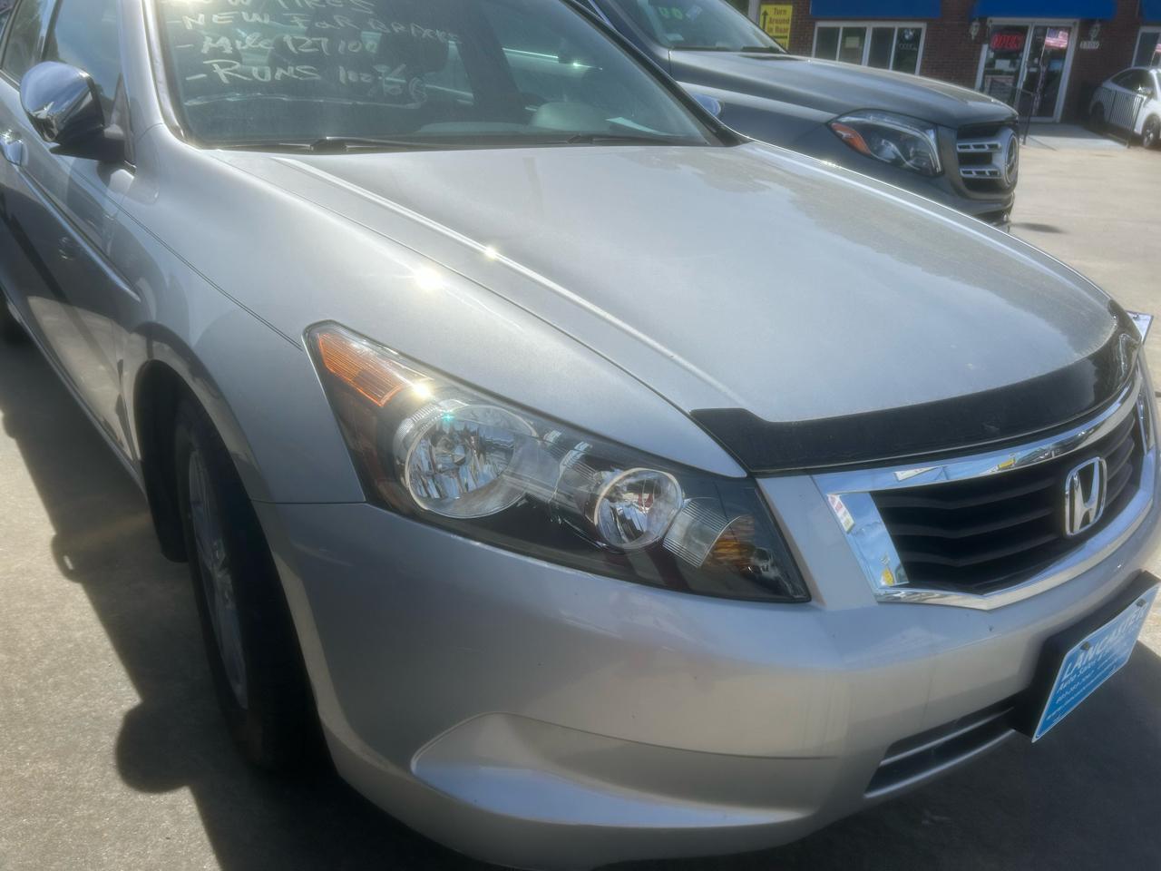 Honda Accord LX sedan AT 2010