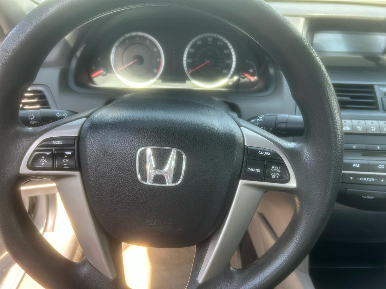 Honda Accord LX sedan AT 2010