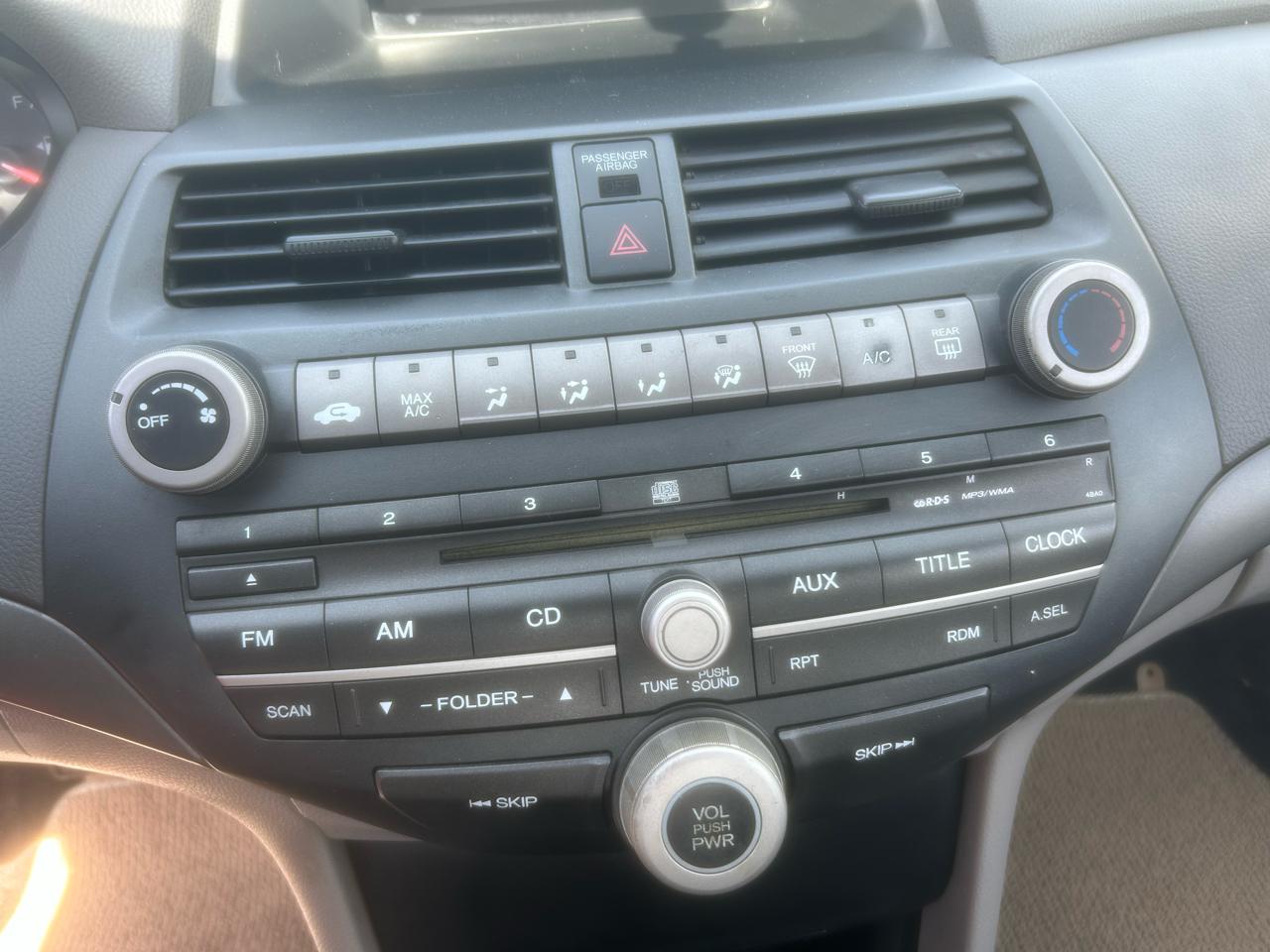 Honda Accord LX sedan AT 2010