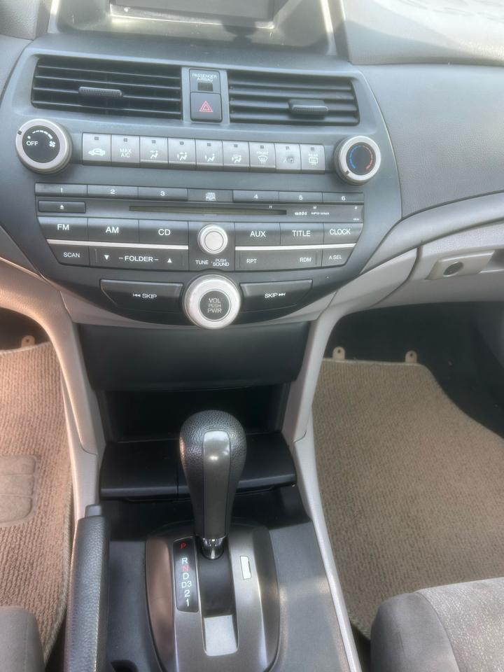 Honda Accord LX sedan AT 2010