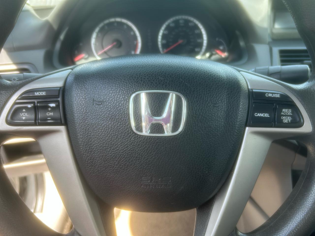 Honda Accord LX sedan AT 2010