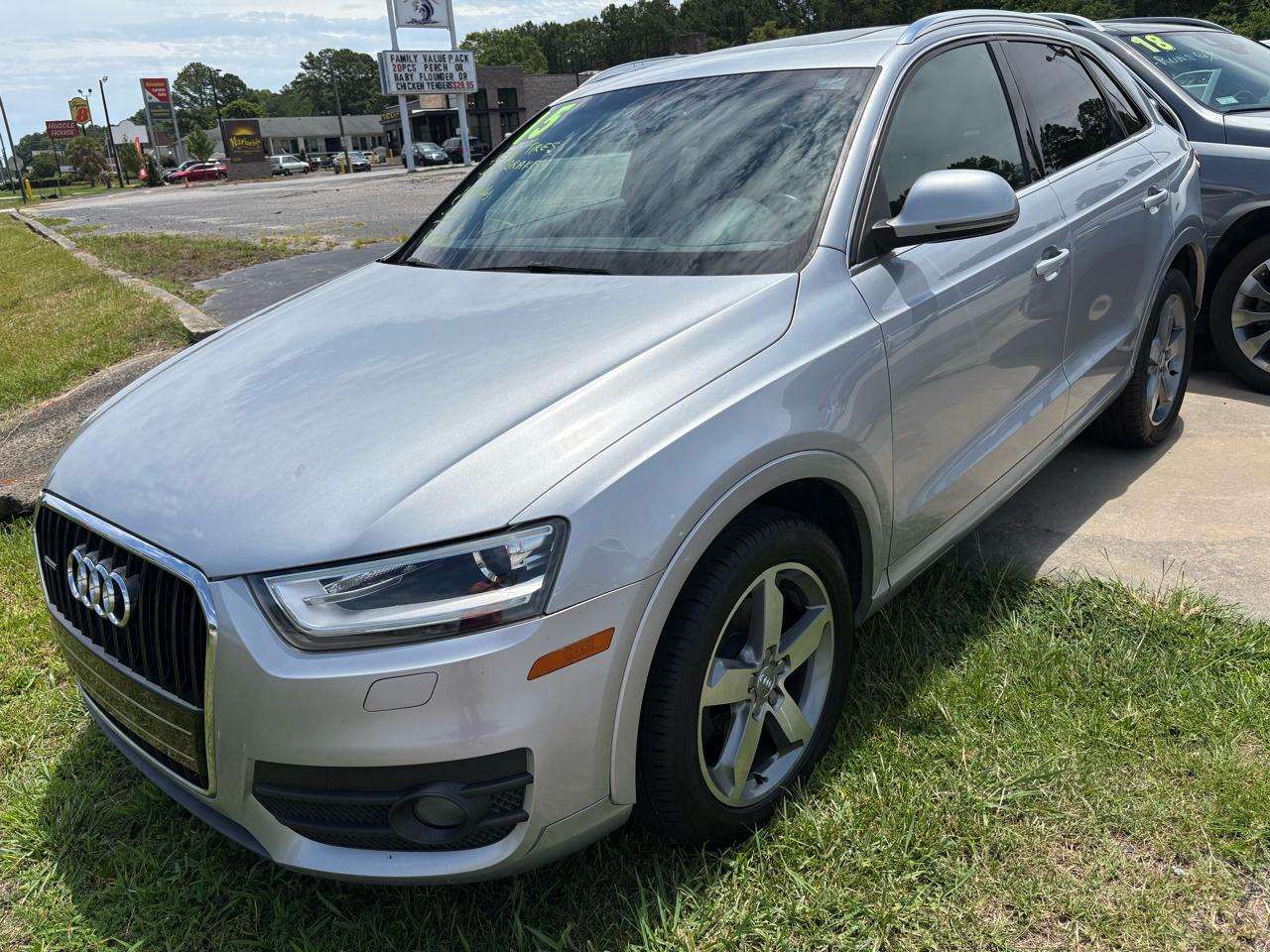 Audi Q3 2.0T quattro Premium Plus 2015