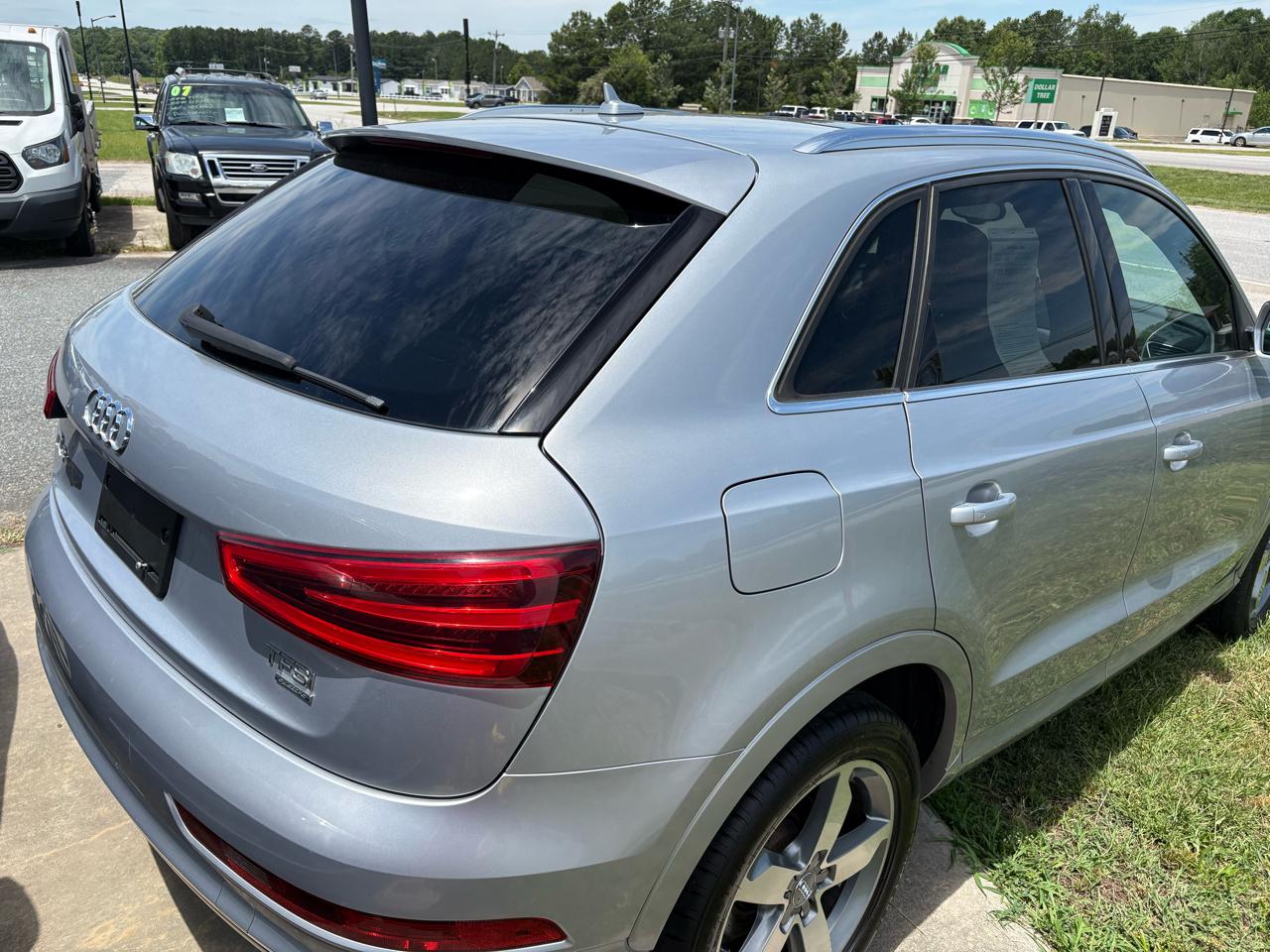 Audi Q3 2.0T quattro Premium Plus 2015