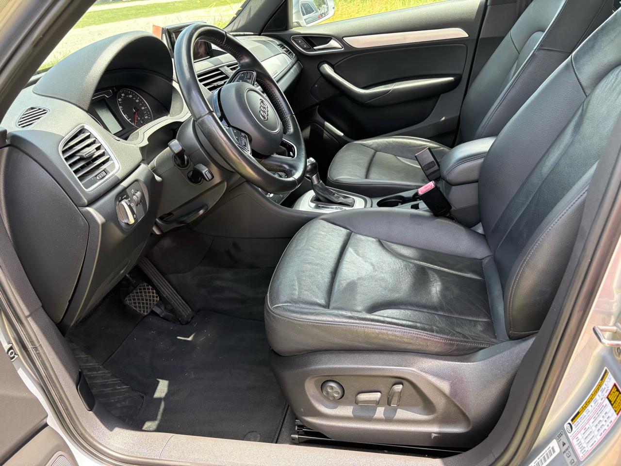 Audi Q3 2.0T quattro Premium Plus 2015