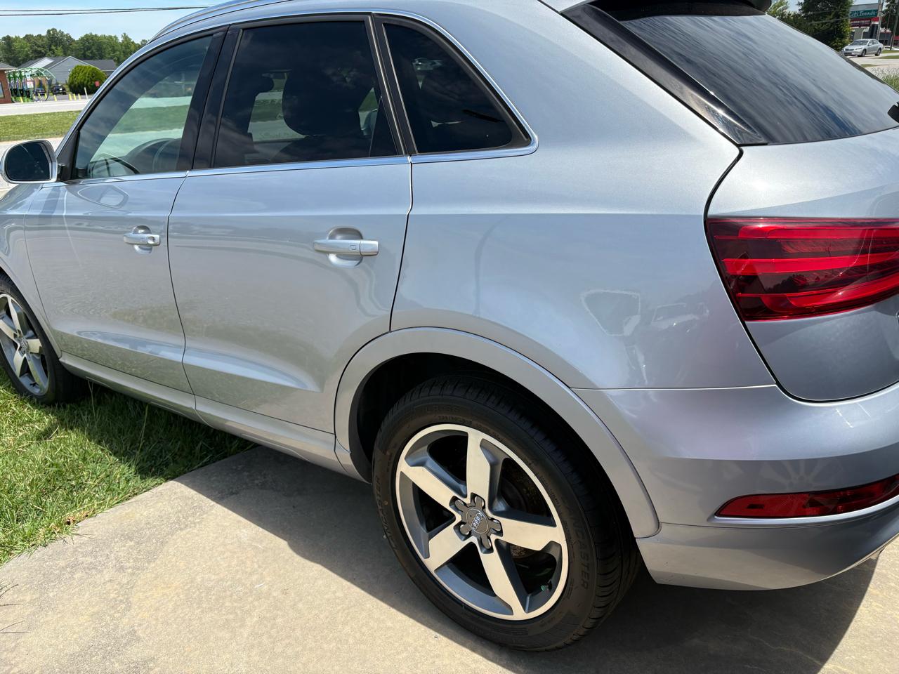 Audi Q3 2.0T quattro Premium Plus 2015