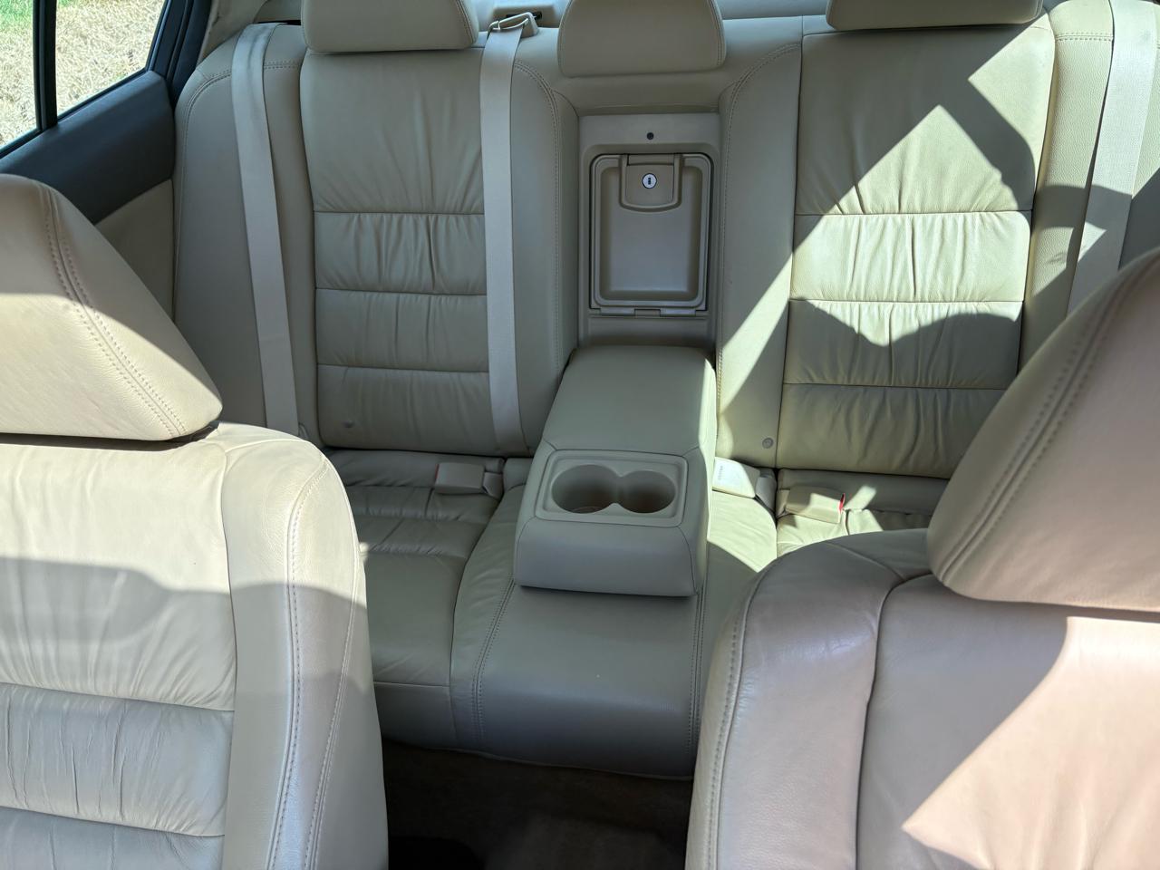 Honda Accord EX-L V-6 Sedan AT 2010