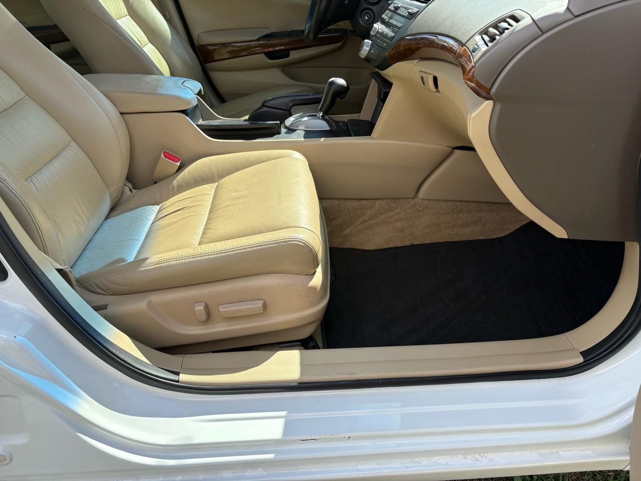 Honda Accord EX-L V-6 Sedan AT 2010