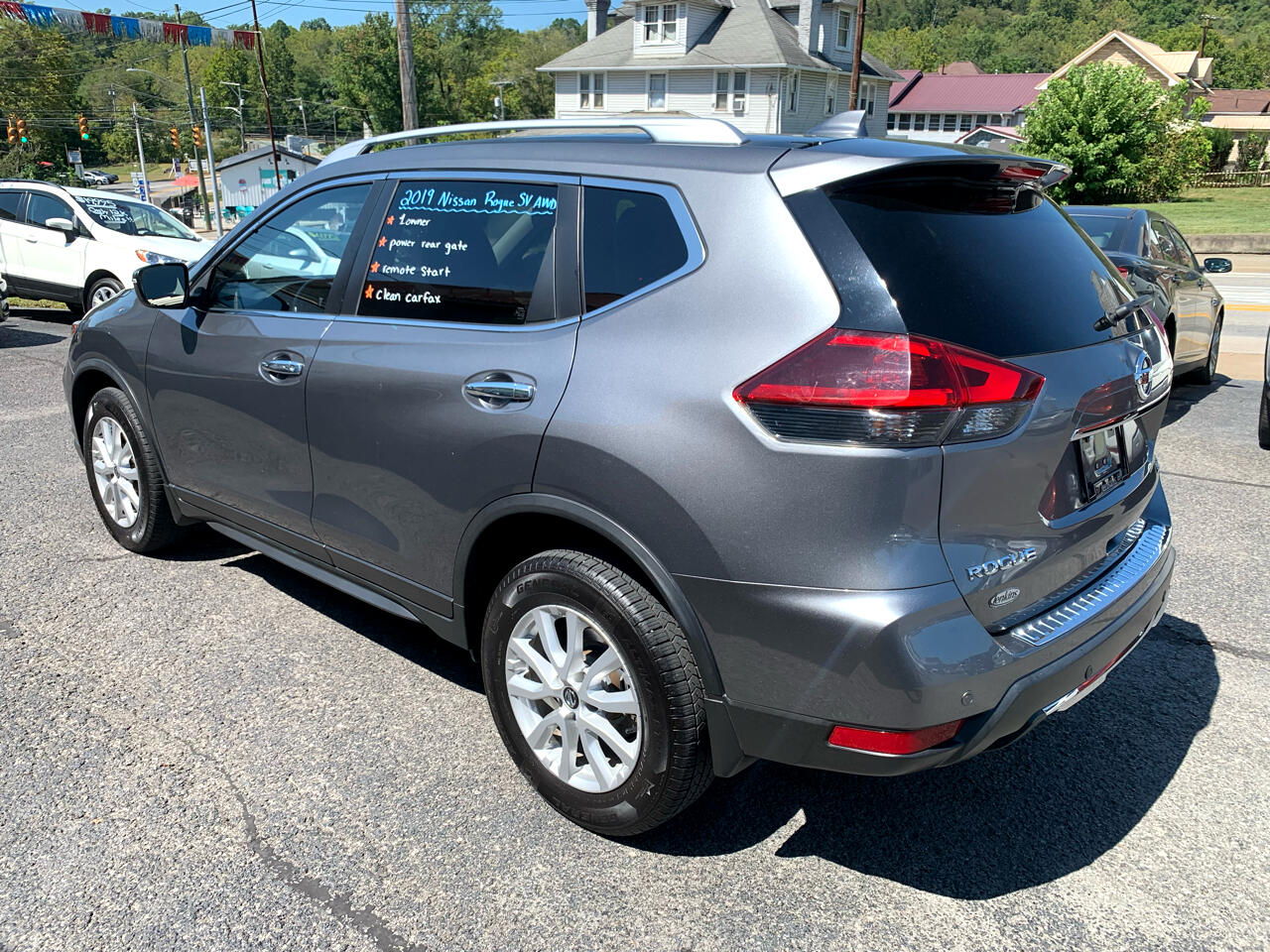 2019 Nissan Rogue SV AWD photo 2