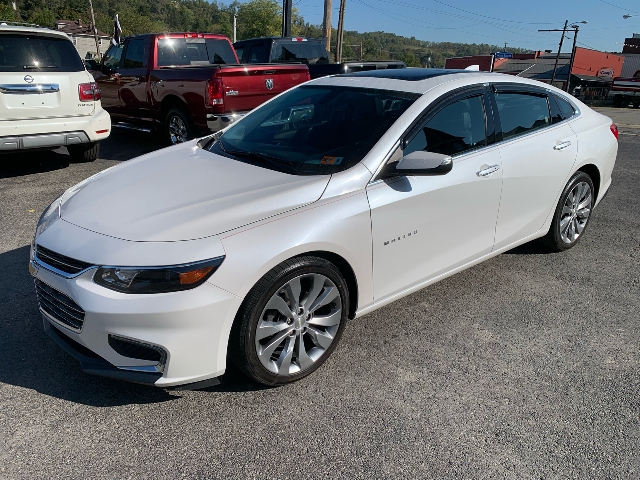 2017 Chevrolet Malibu Premier photo 2