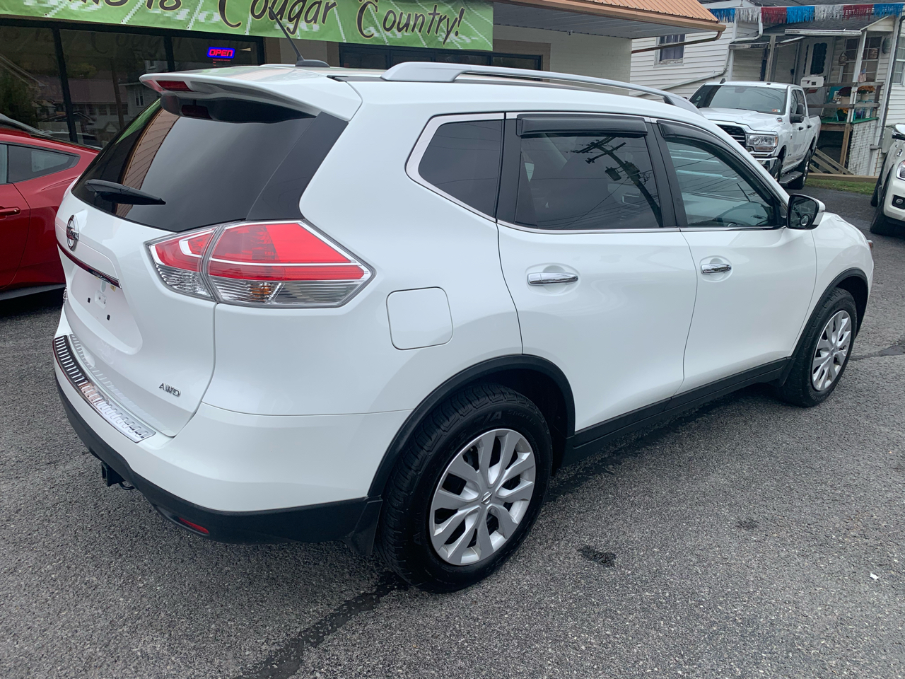 2016 Nissan Rogue S AWD photo 2
