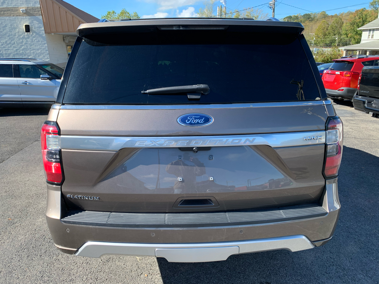 2018 Ford Expedition MAX Platinum photo 2