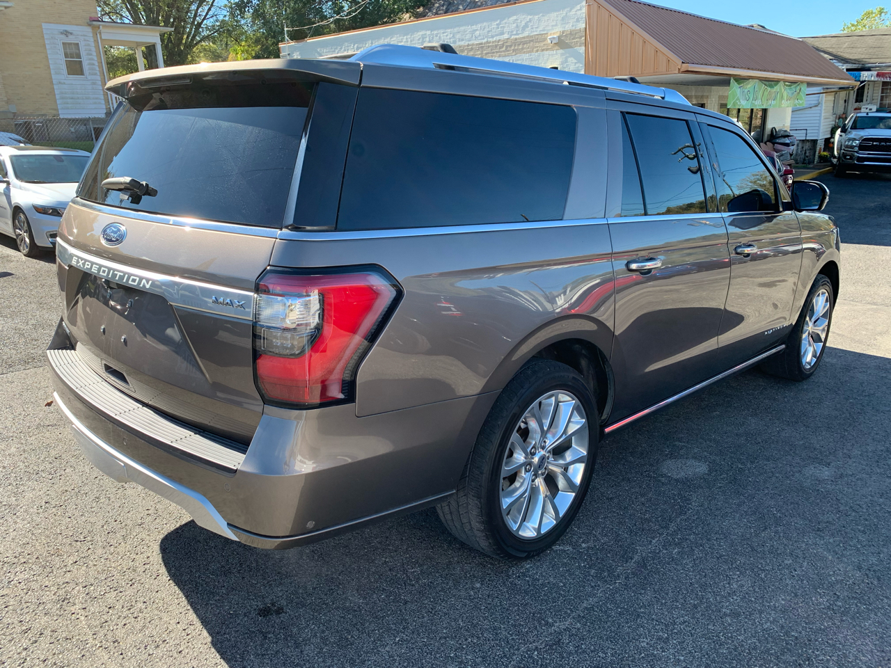 2018 Ford Expedition MAX Platinum photo 3