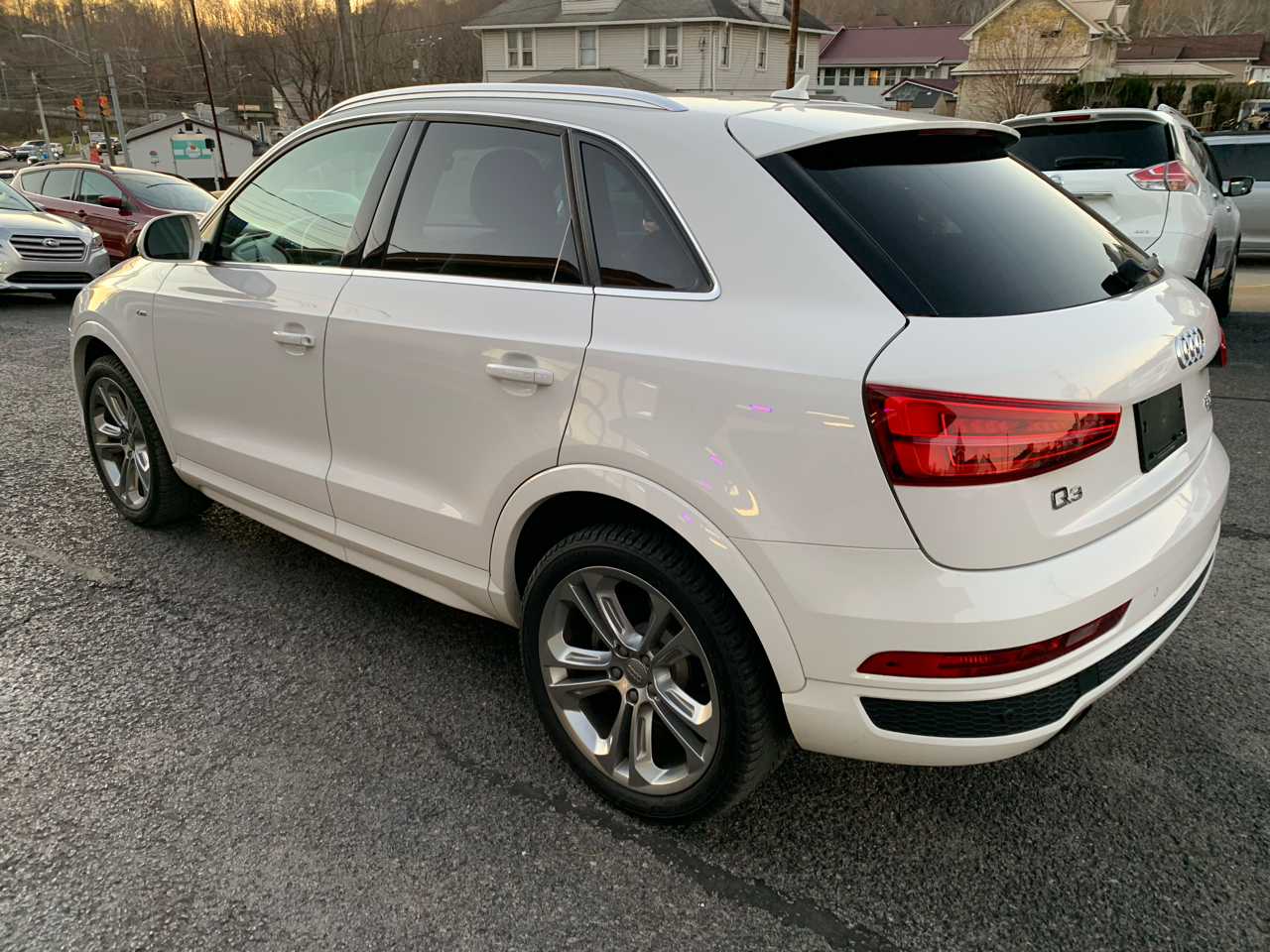 2016 Audi Q3 Prestige photo 2