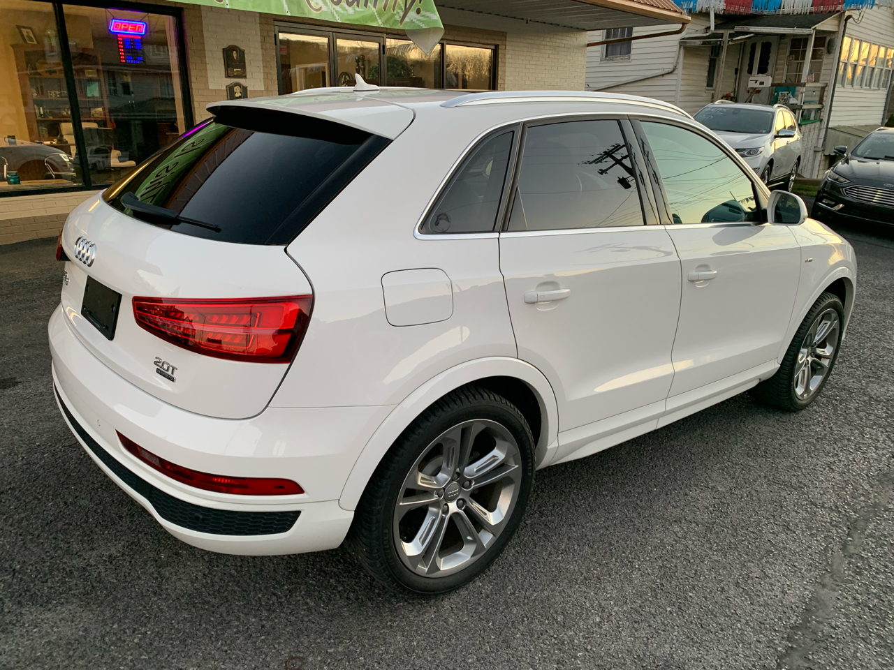 2016 Audi Q3 Prestige photo 4