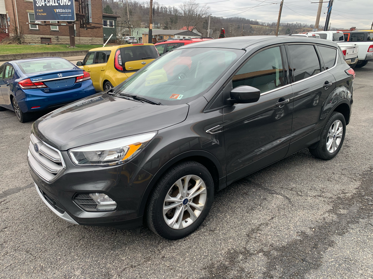 2019 Ford Escape SE photo 2