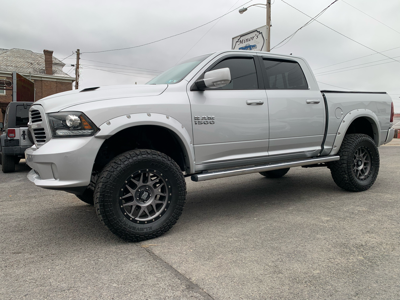 2017 RAM 1500 Sport Crew Cab SWB 4WD