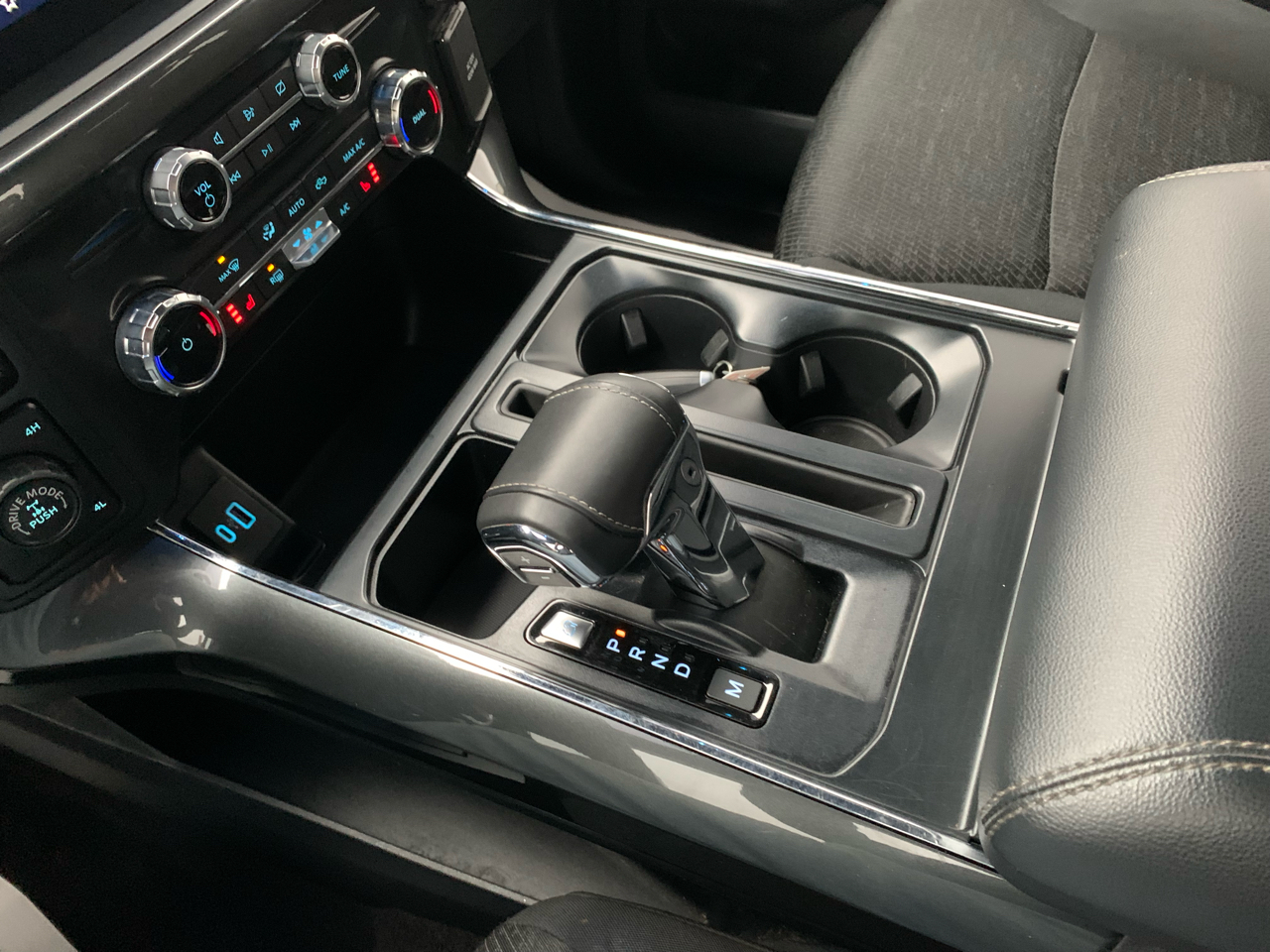 Ford F-150 XLT SuperCrew 5.5-ft. Bed 4WD 2022