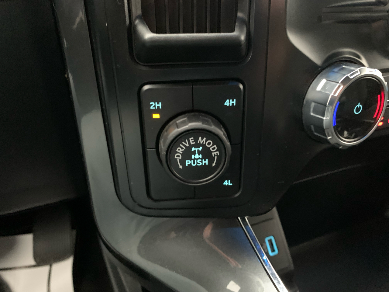 Ford F-150 XLT SuperCrew 5.5-ft. Bed 4WD 2022