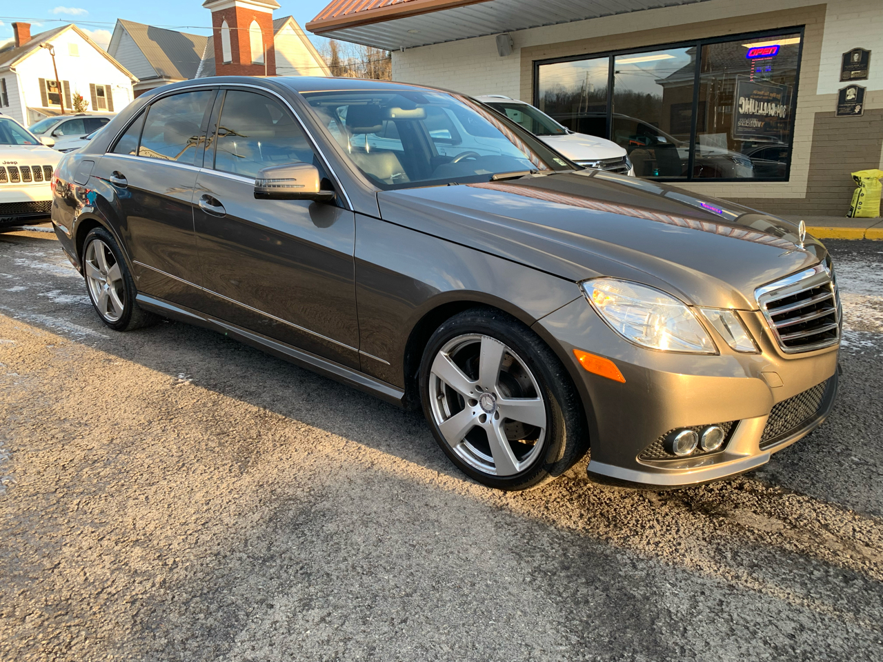 Mercedes-Benz E-Class E350 Sedan 4MATIC 2010