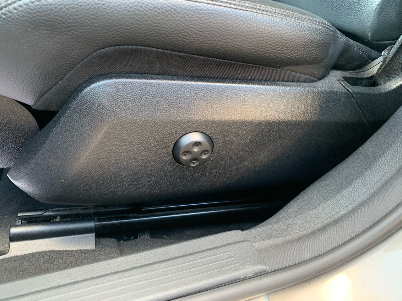 Mercedes-Benz E-Class E350 Sedan 4MATIC 2010