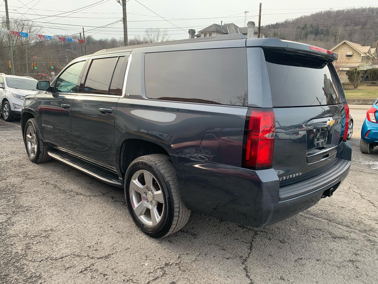 Chevrolet Suburban LT 4WD 2019