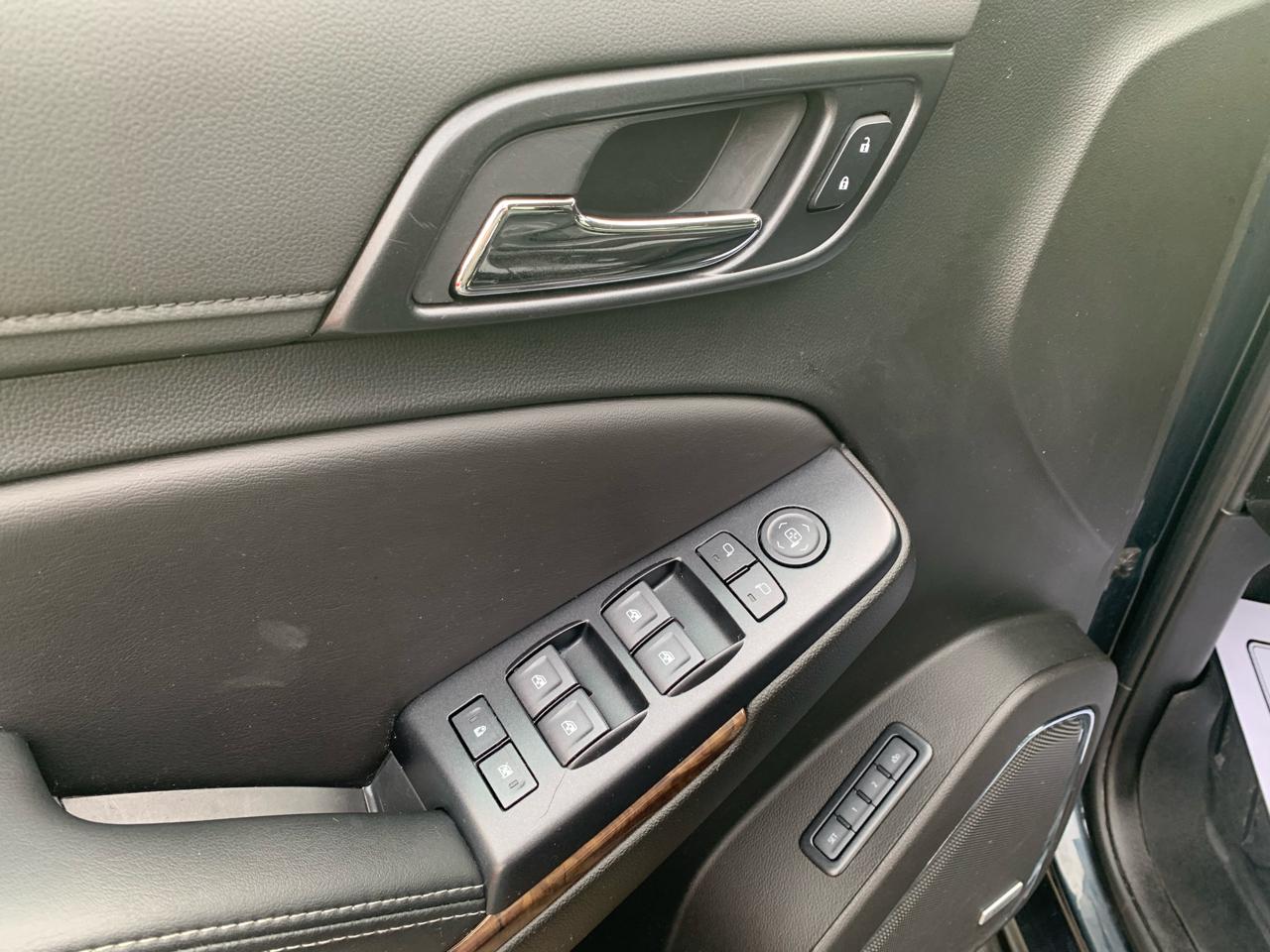 Chevrolet Suburban LT 4WD 2019