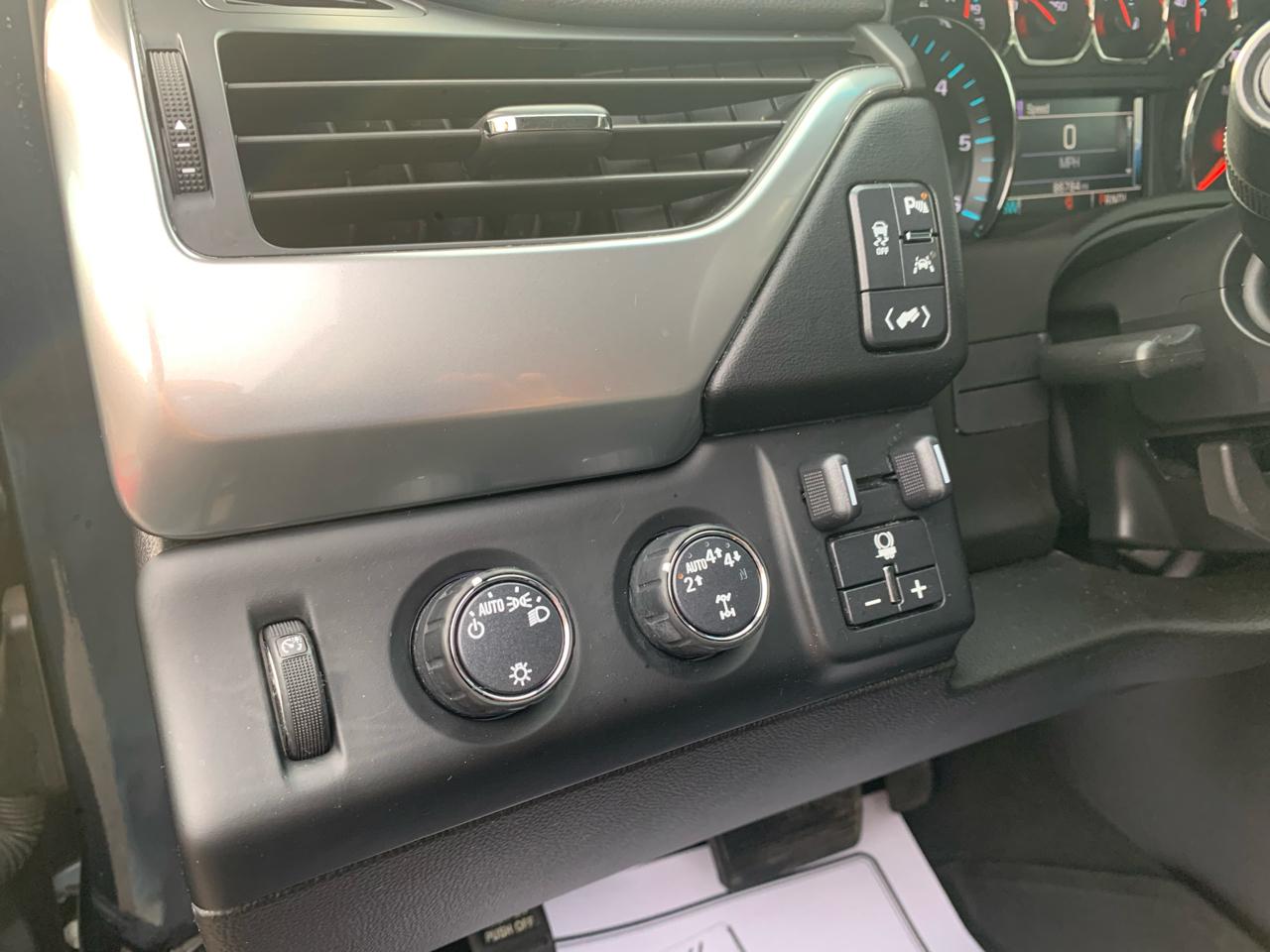 Chevrolet Suburban LT 4WD 2019