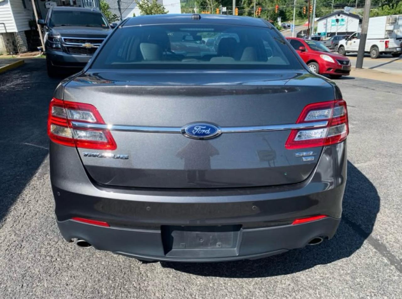 Ford Taurus SEL AWD 2015
