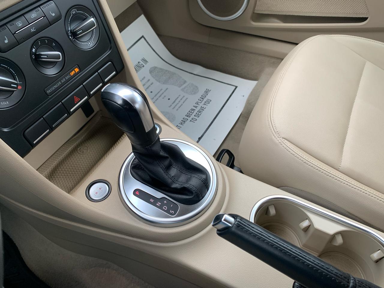 Volkswagen Beetle 2.5L 2D Coupe 2012