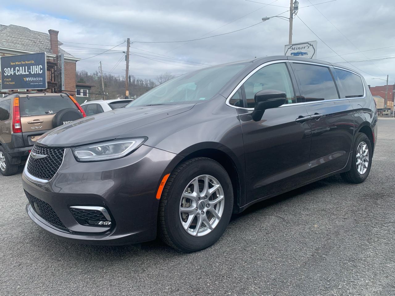 2023 Chrysler Pacifica Touring L