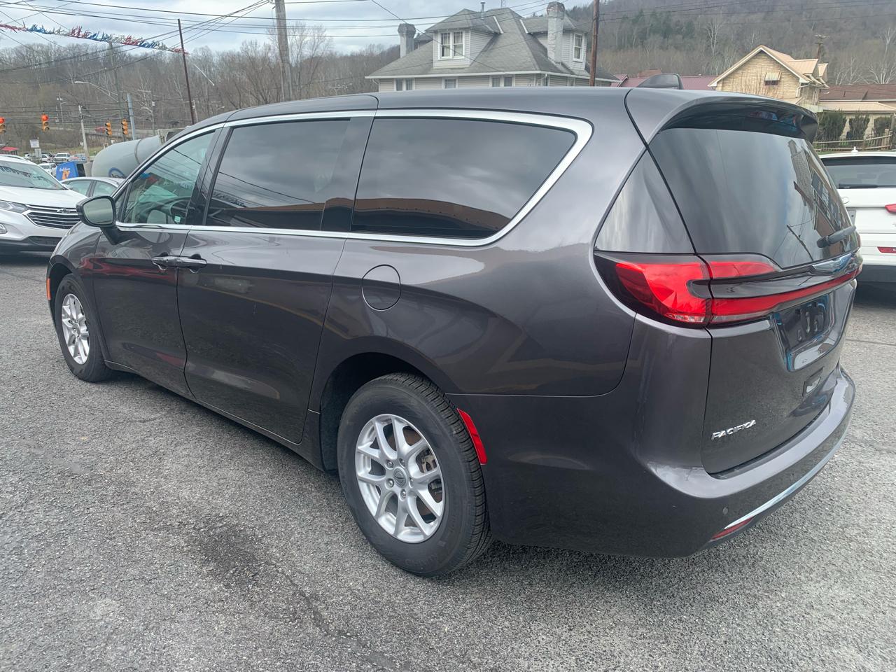 Chrysler Pacifica Touring L 2023