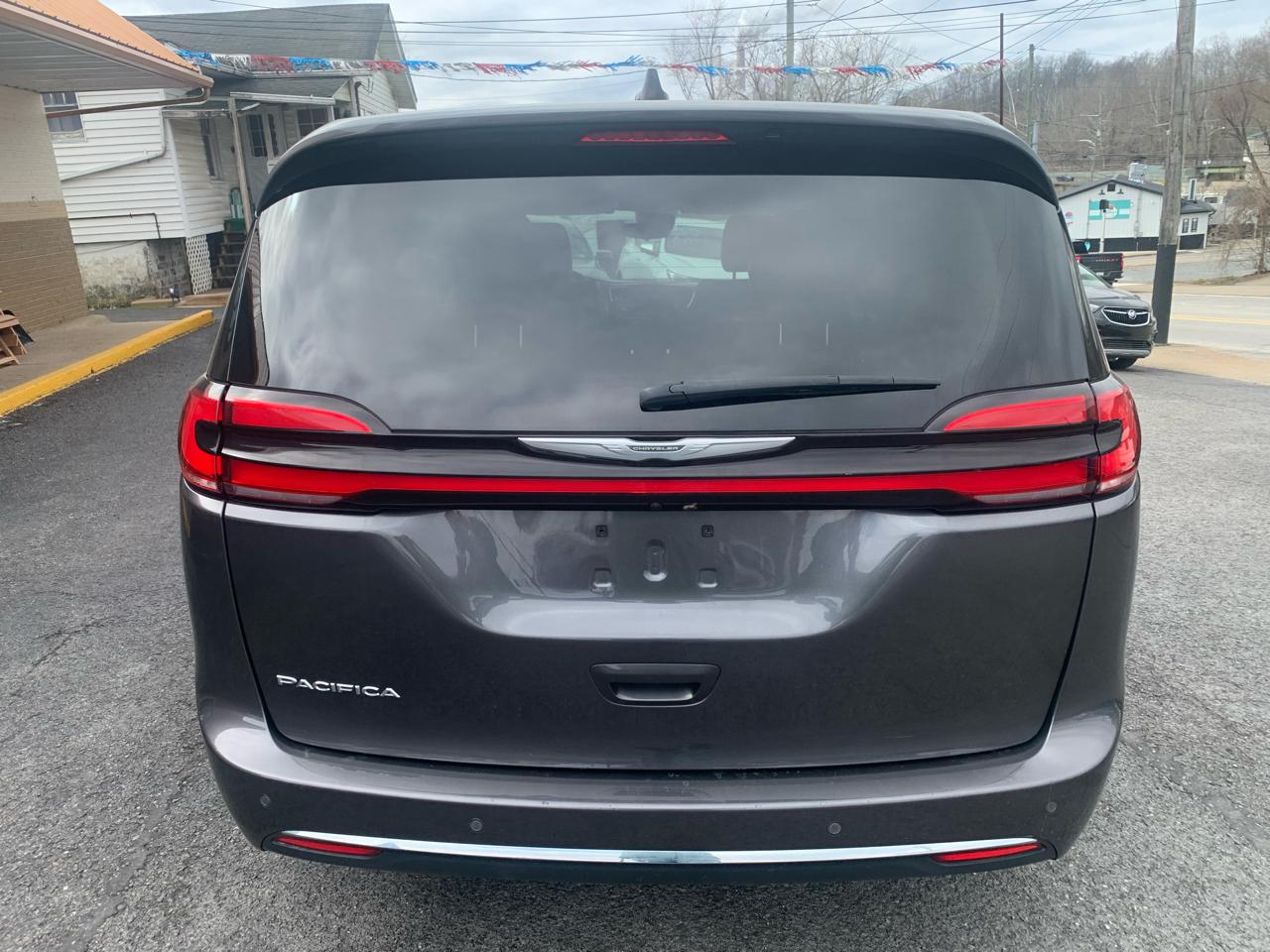 Chrysler Pacifica Touring L 2023