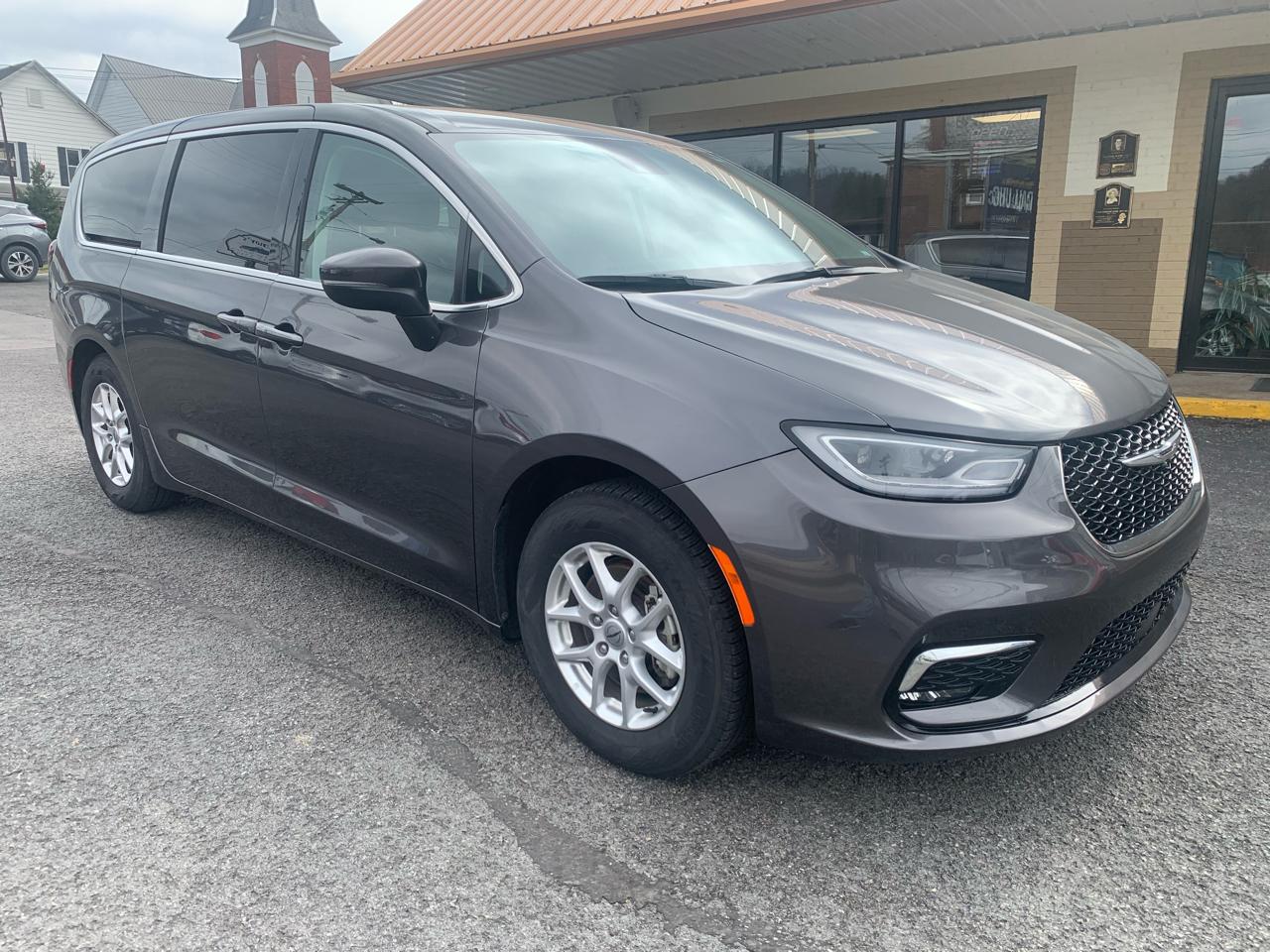 Chrysler Pacifica Touring L 2023