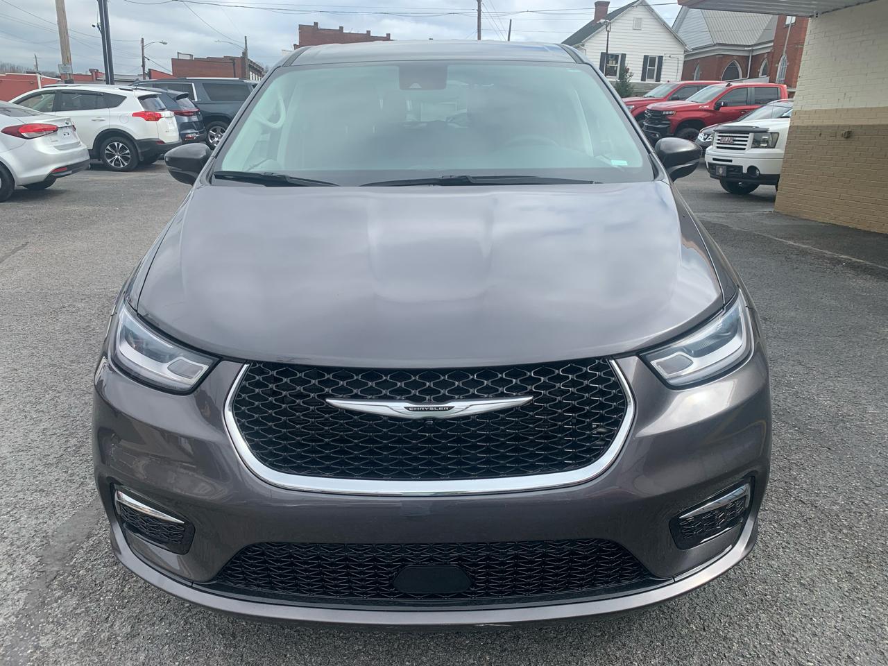 Chrysler Pacifica Touring L 2023