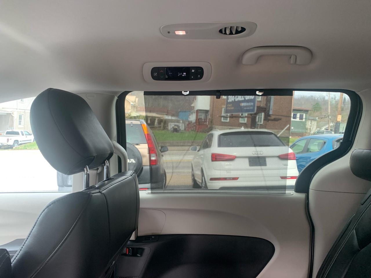 Chrysler Pacifica Touring L 2023