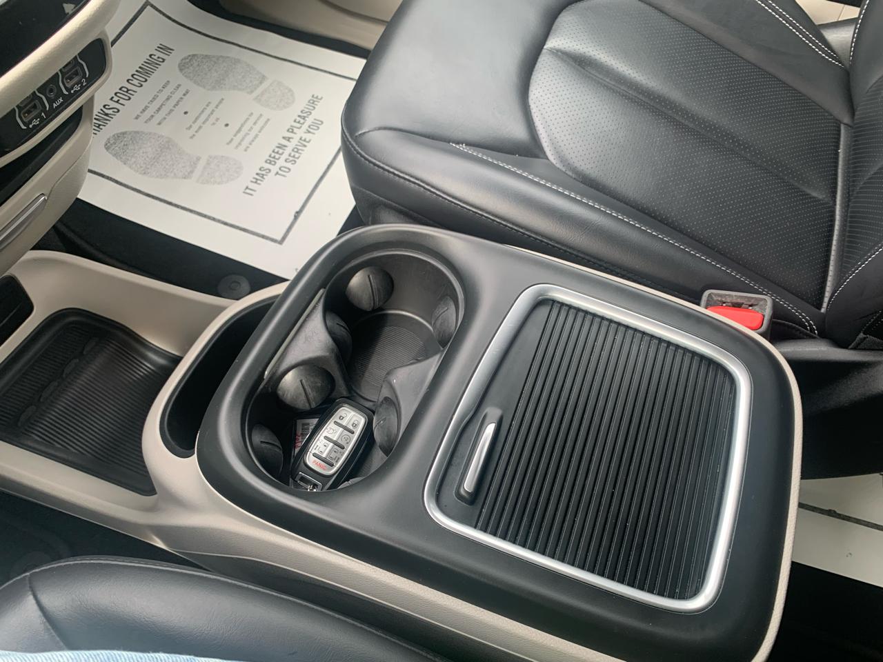 Chrysler Pacifica Touring L 2023