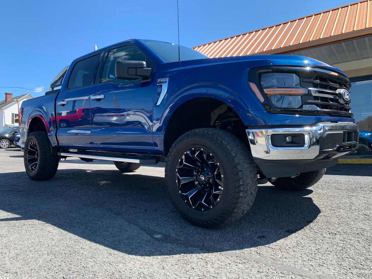 Ford F-150 XLT SuperCrew 4WD 2025