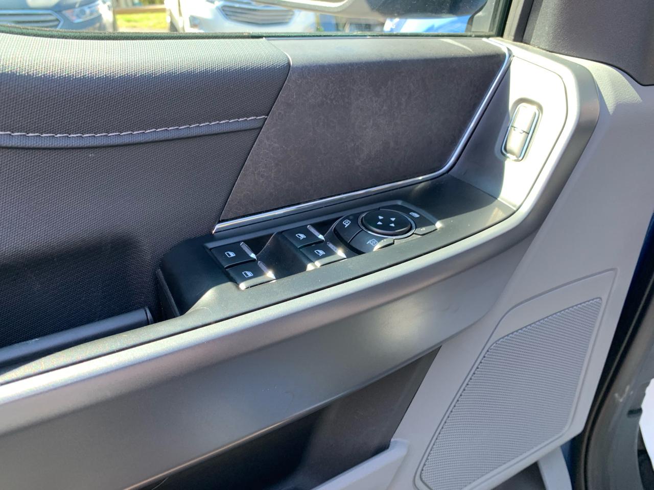 Ford F-150 XLT SuperCrew 4WD 2025