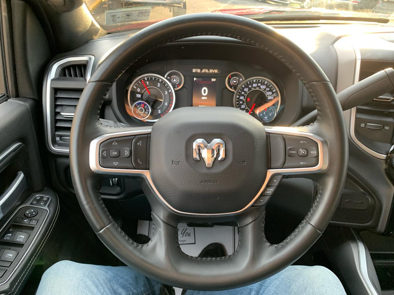 RAM 2500 Big Horn Crew Cab 4WD SWB 2024