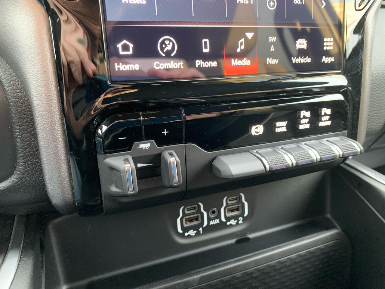 RAM 2500 Big Horn Crew Cab 4WD SWB 2024