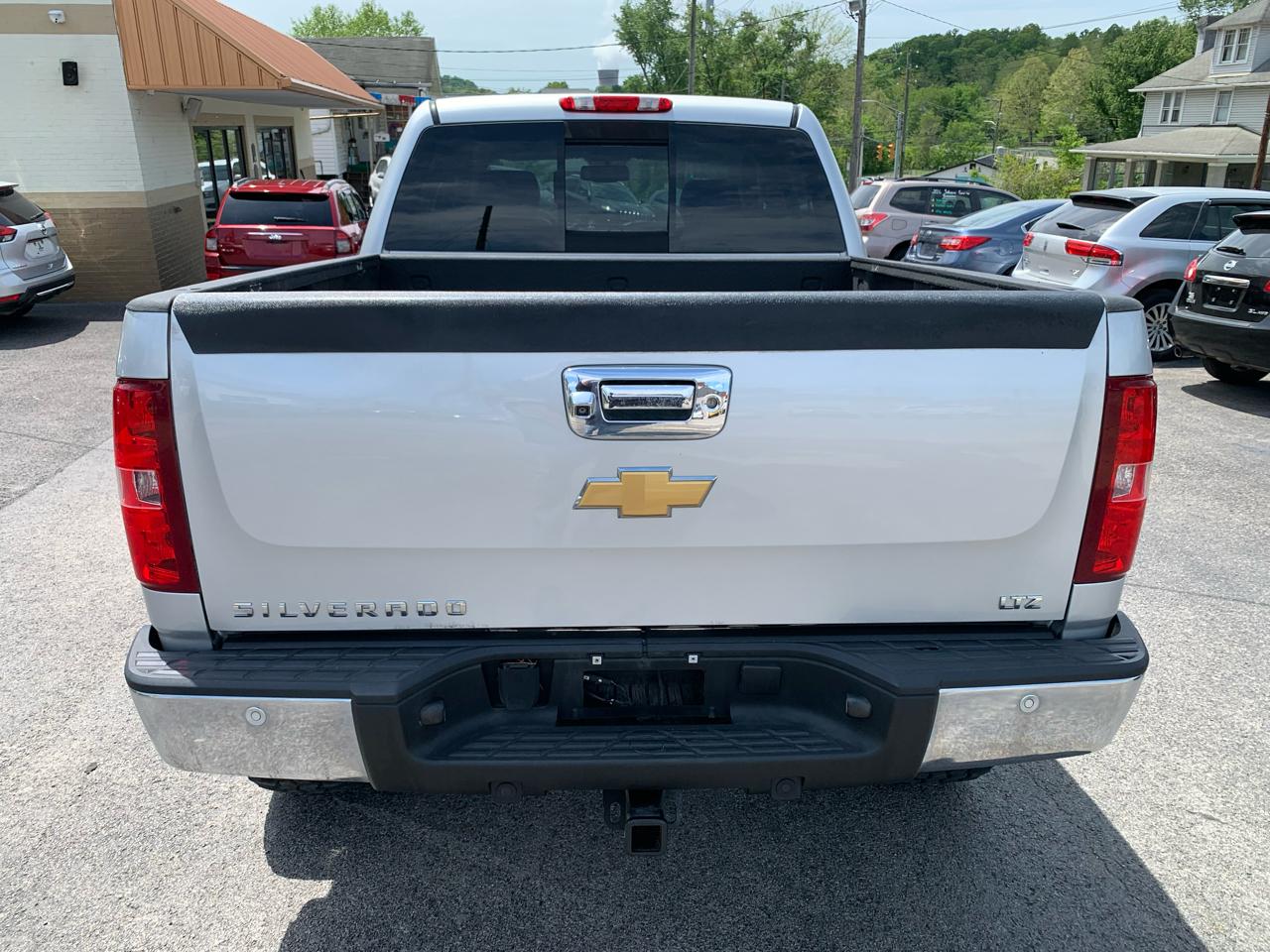 Chevrolet Silverado 1500 LTZ Crew Cab 4WD 2013