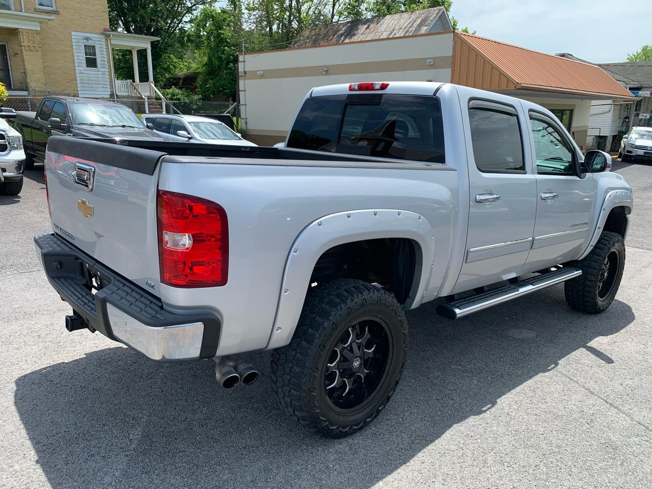 Chevrolet Silverado 1500 LTZ Crew Cab 4WD 2013